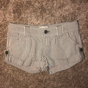 AEO | Green & White Striped Shorts